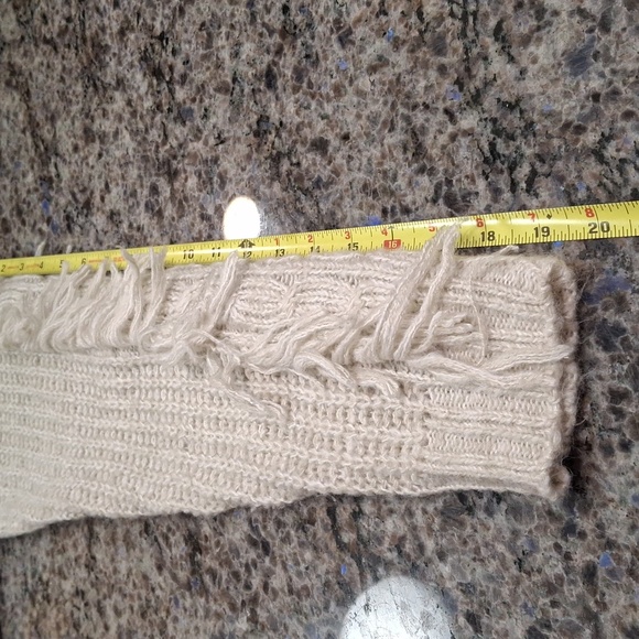 "FCY WITH LOVE" SZ. 2x, 100%acrylic, off-white, cable-knit, fringed sweater. - Picture 13 of 16
